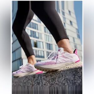EUC WOMEN’S 11 ADIDAS 4DFWD WHITE PINK LIGHTWEIGHT HIKING/RUNNING/WALKING SHOES